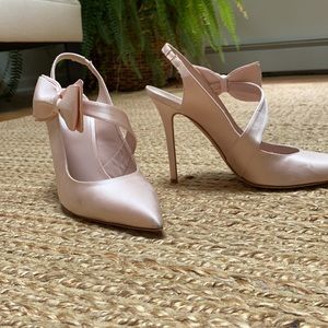 Silk ballet bow pumps